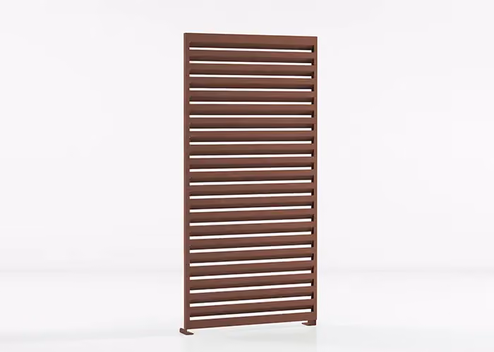 Modèle 3D d'un panneau brise-vue modulaire brun à lames horizontales fixes.